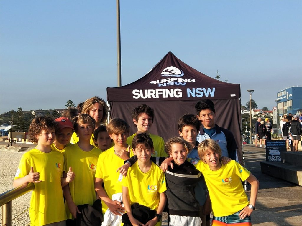 Surfing elite squad at a surf competition with the Lycée Condorcet